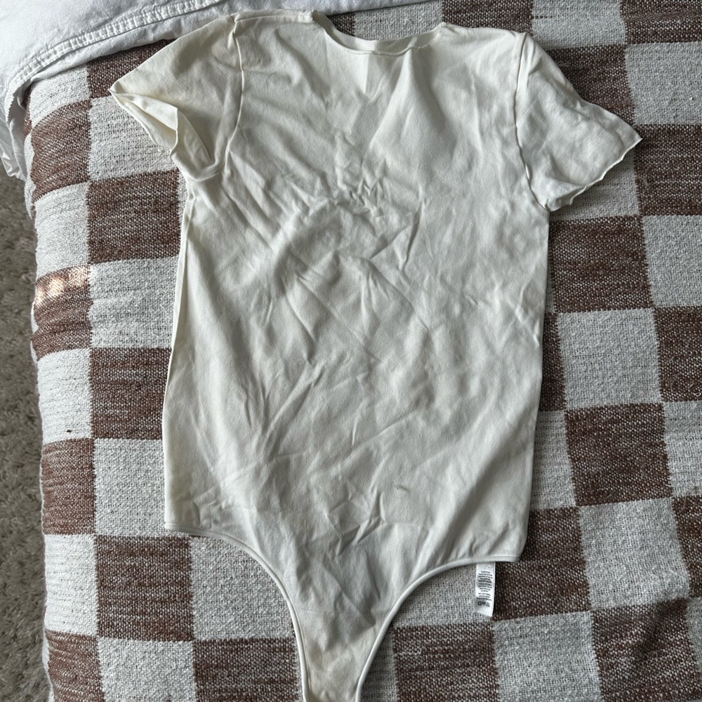 Skims essential t shirt bodysuit